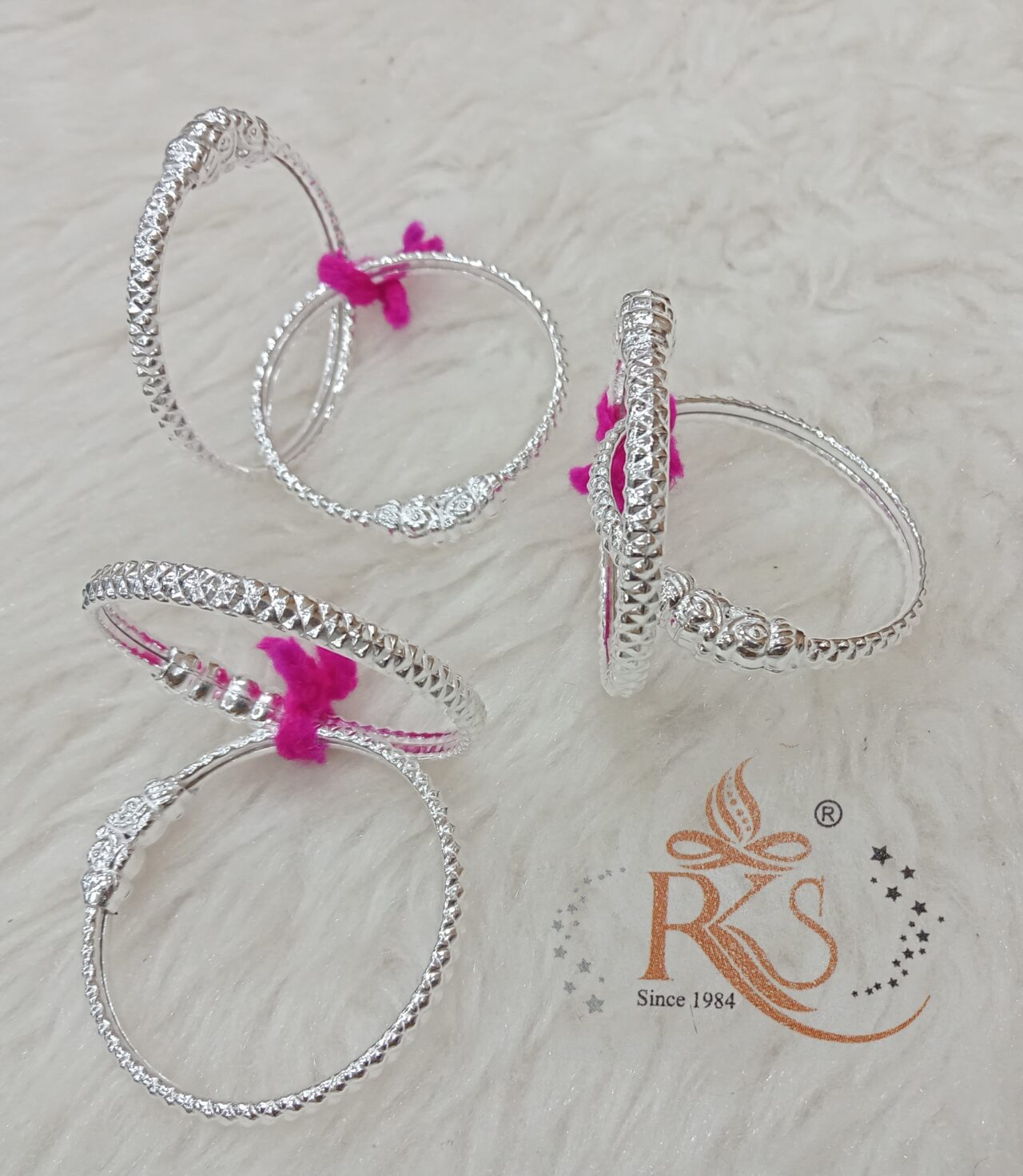 Picsart_23-09-27_18-44-35-741