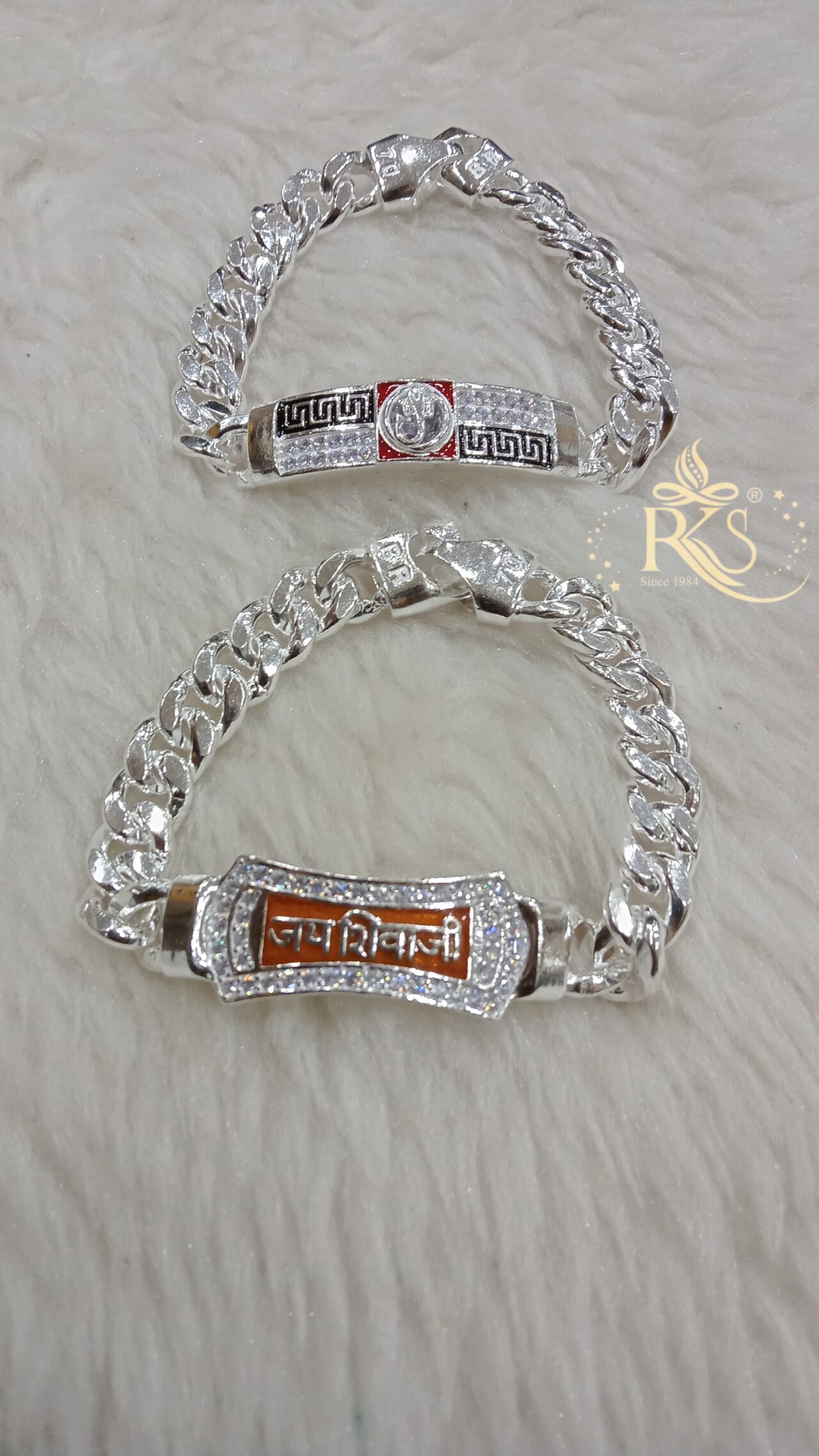 Picsart_23-09-29_18-10-43-273