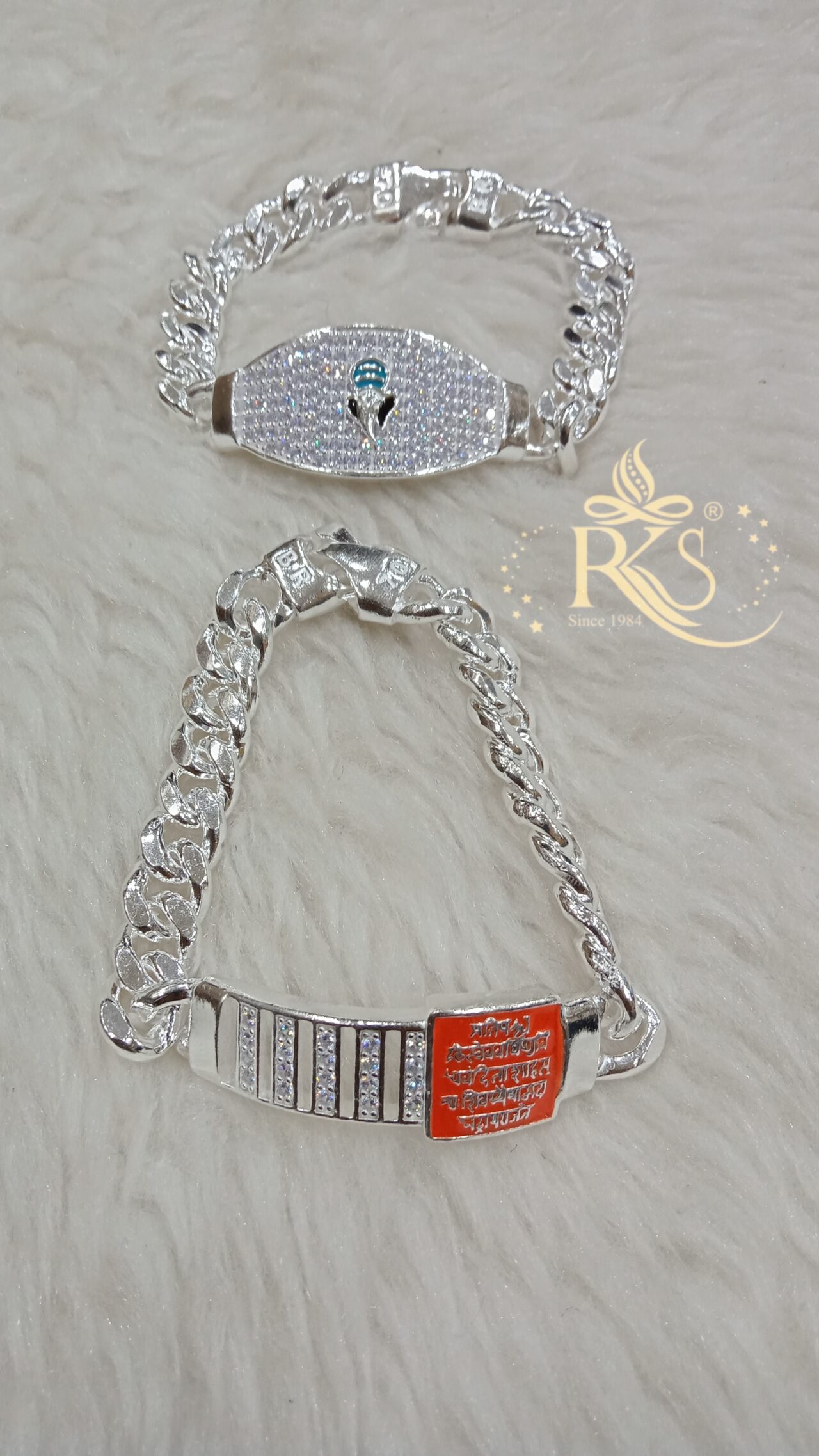 Picsart_23-09-29_18-13-47-261