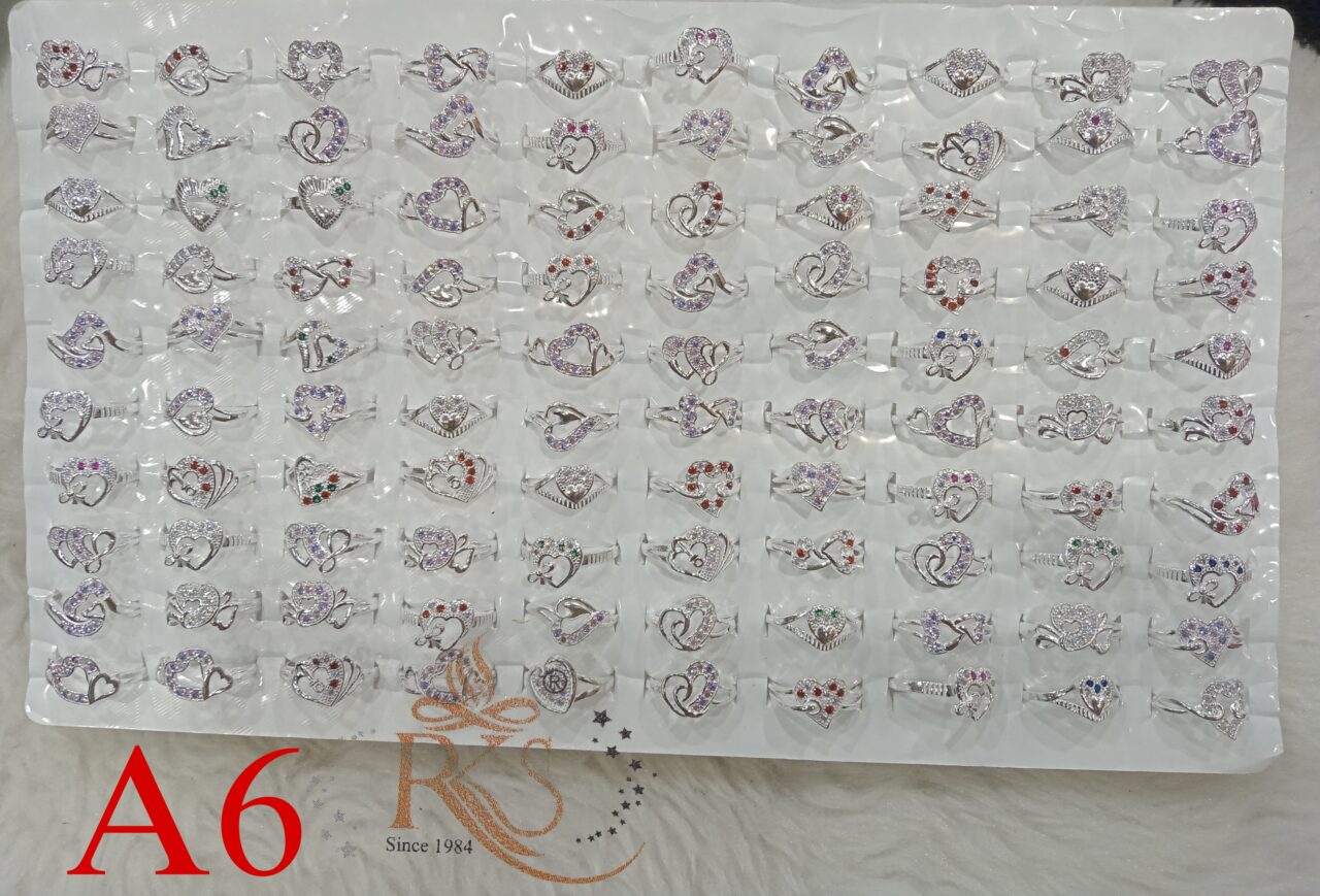 Picsart_23-12-27_15-43-14-598