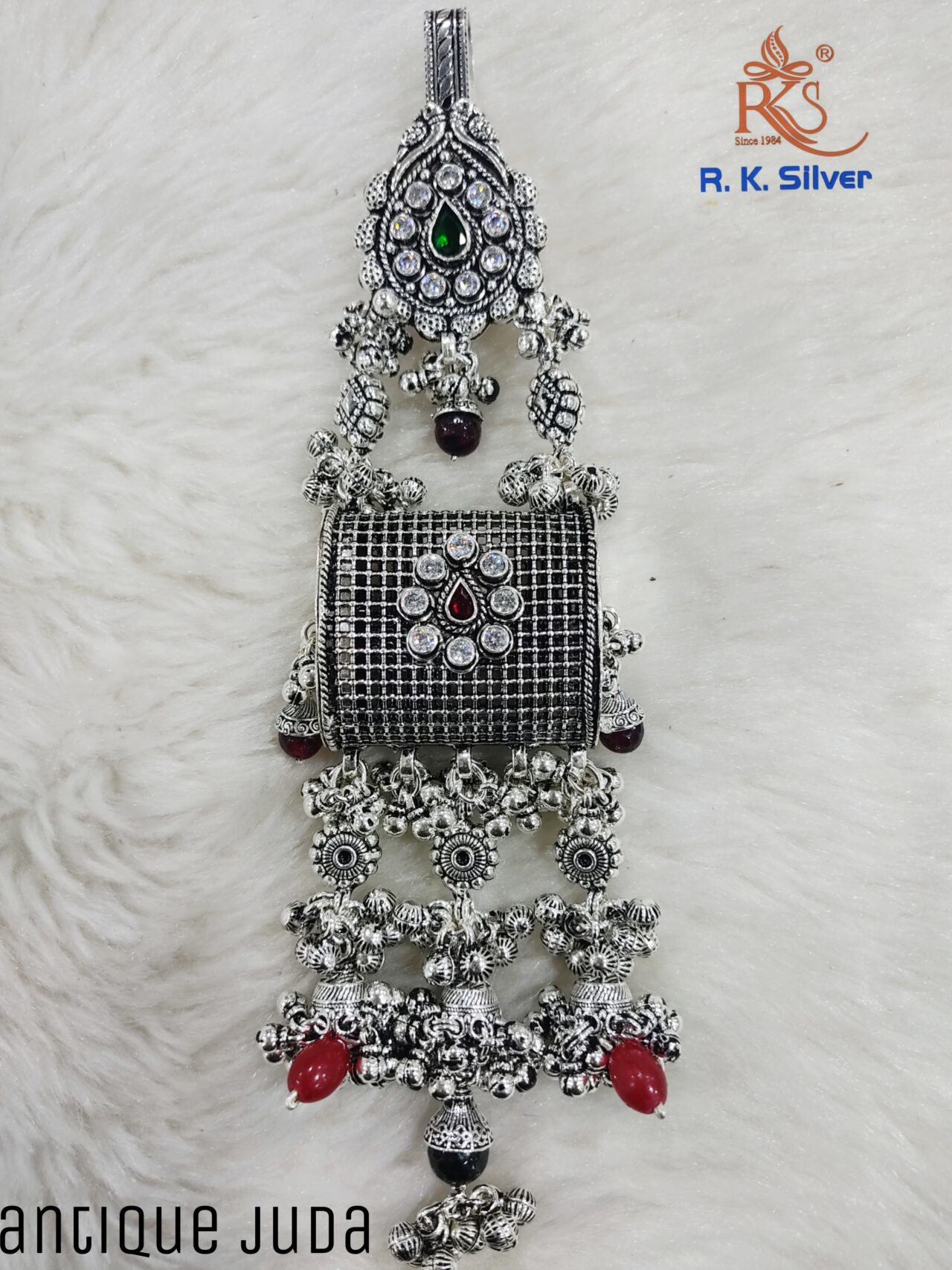 Picsart_24-04-03_15-43-52-210