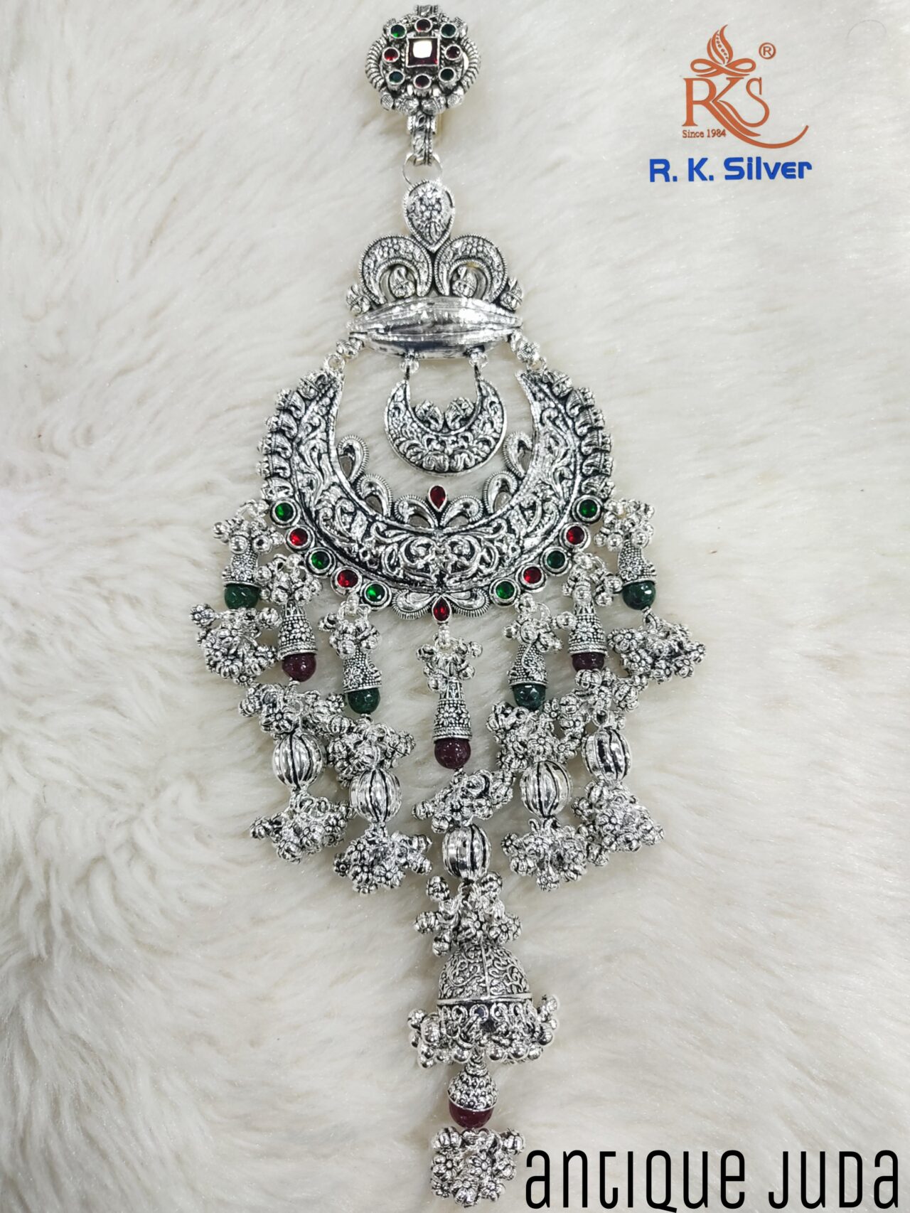 Picsart_24-04-03_16-37-57-647